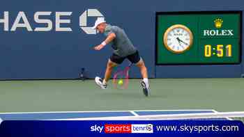 Fery hits tweener in superb rally against Musetti