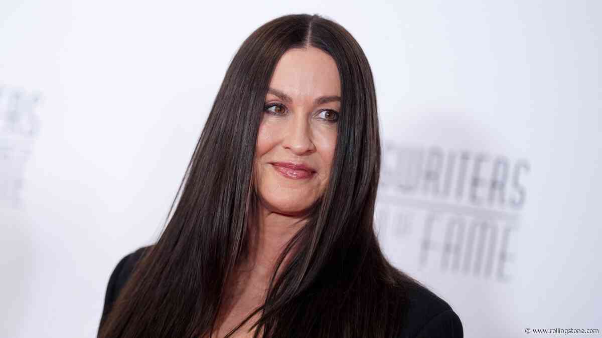 Alanis Morissette Sues Former Tour Manager, Alleges ‘Extortionate’ Threat Over Airport Drugs