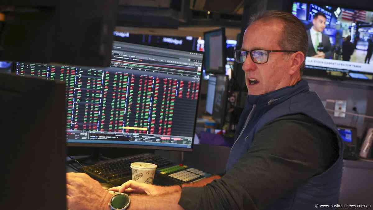 Wall St ends lower on higher yields, rising oil prices