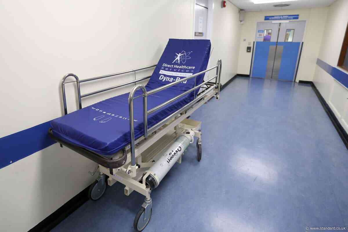 Nurses giving end-of-life care in corridors amid staffing issues, poll finds