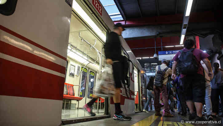 Metro suspendió servicio en cinco estaciones de Línea 4 por emergencia médica