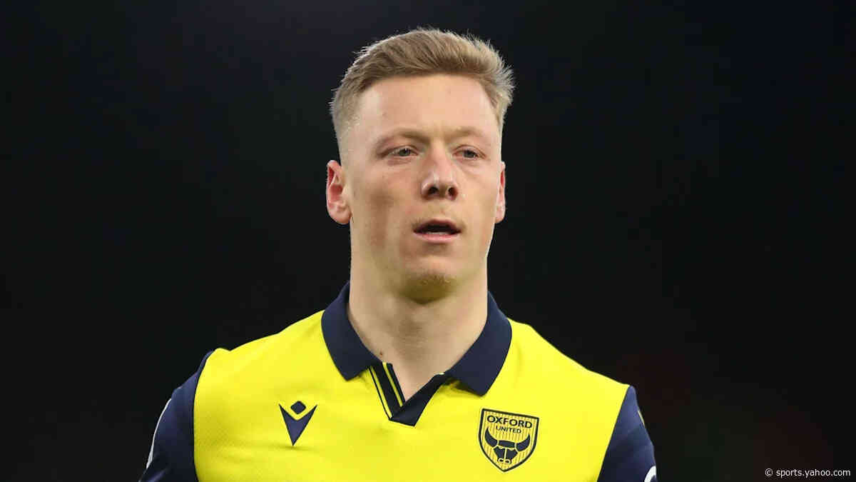 Bristol City sign Oxford's De Keersmaecker on loan