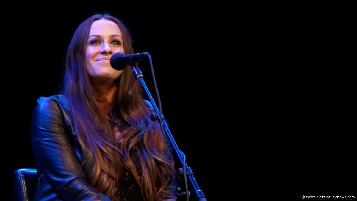 Alanis Morissette Sues Former Tour Manager for Extortion and Fraud After Ugly Blackmailing Incident