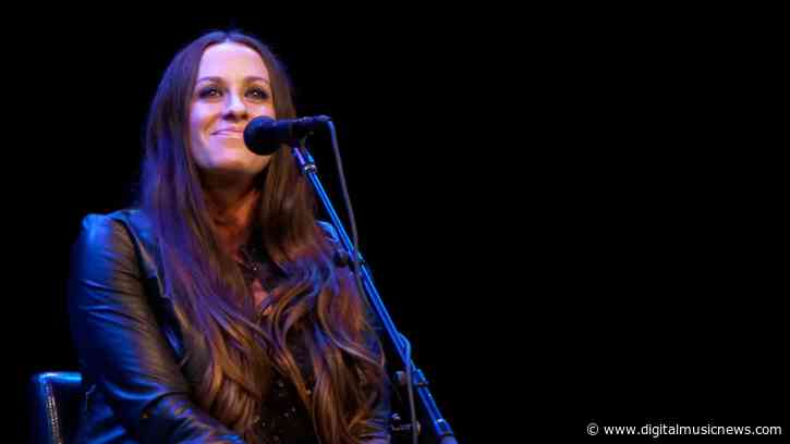 Alanis Morissette Sues Former Tour Manager for Extortion and Fraud After Ugly Blackmailing Incident