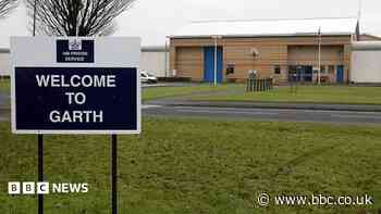 Drug dealer 'earning £500k' from prison cell