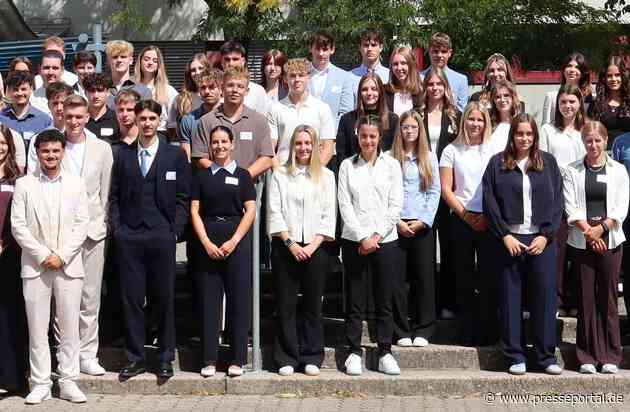 HZA-LÖ: Ausbildungs- und Studienbeginn beim Hauptzollamt Lörrach Feierliche Vereidigung am 1. September