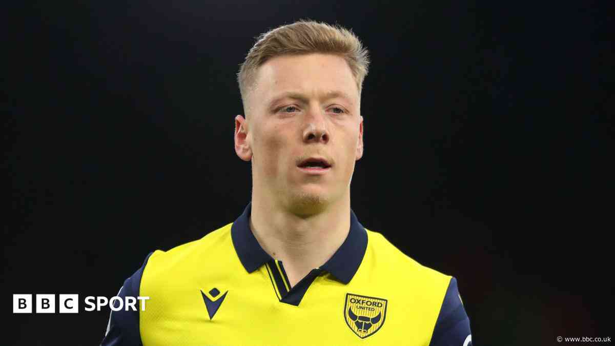 Bristol City sign Oxford's De Keersmaecker on loan