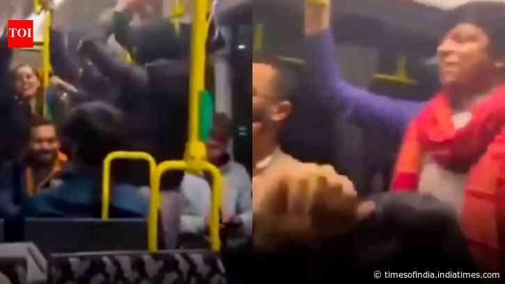 "Civic sense died here…"; Gujarati tourists sing and clap loudly on a bus in Germany