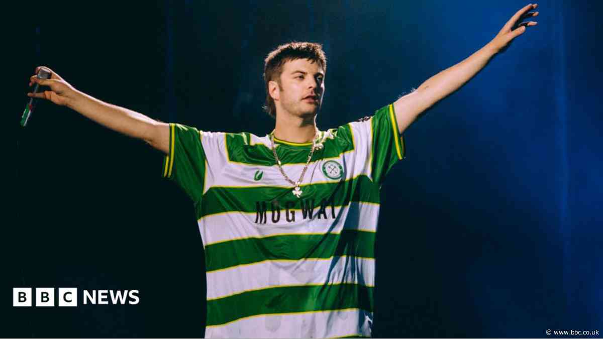 Semi-pro football club 'in shock' after shirt worn by Reading Festival headliners