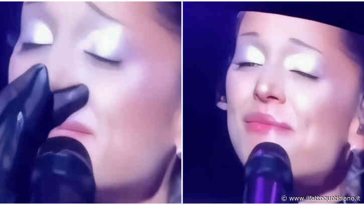 “È tutto il ca**o di contrario!”: Ariana Grande si commuove e sbotta sulle voci del ritiro forzato – VIDEO