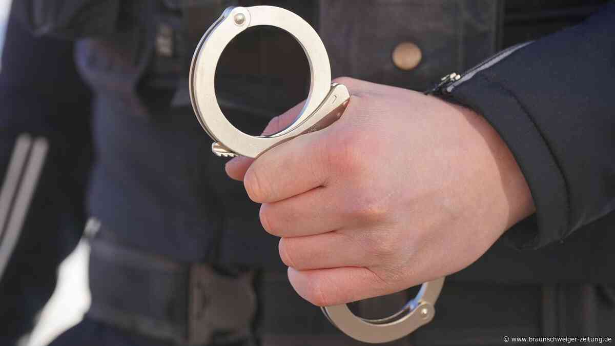 Polizei erwischt Kupferdieb auf Firmengelände in Königslutter – zweiter Verdächtiger flüchtig