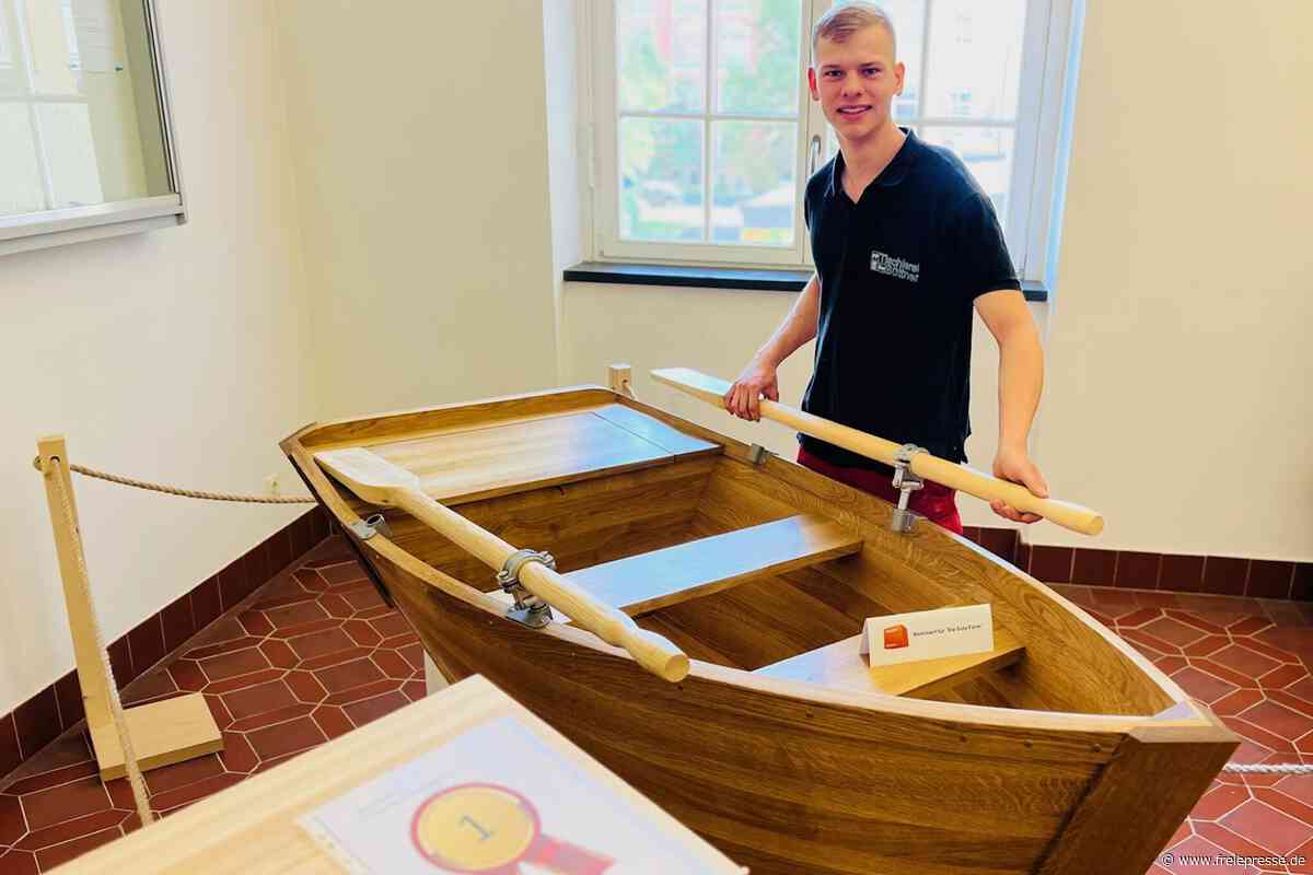 Junger Tischler aus Chemnitz sorgt mit Ruderboot für Hingucker