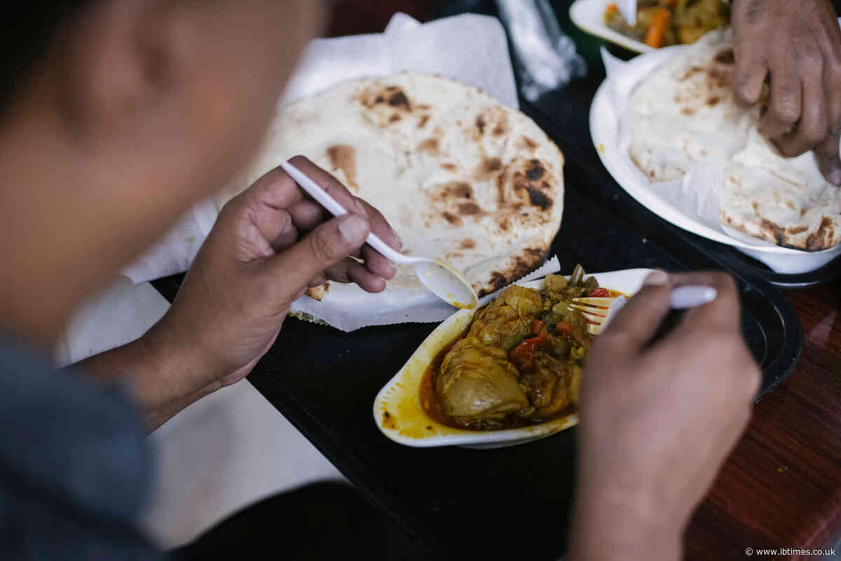 Family of 15 Reportedly Banned After Turning Airplane Cabin Into an In-Flight Curry Buffet
