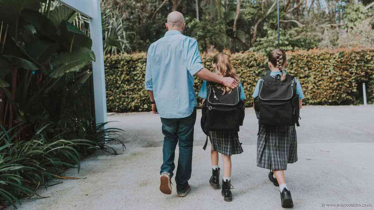 Police 'protect your kids' advice as parents post back to school pictures this week