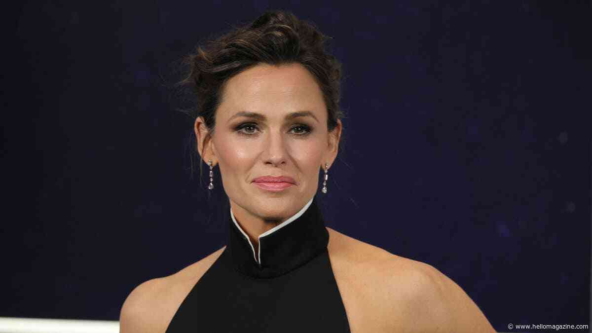 Jennifer Garner looks identical to daughter Violet Affleck in striking throwback photo