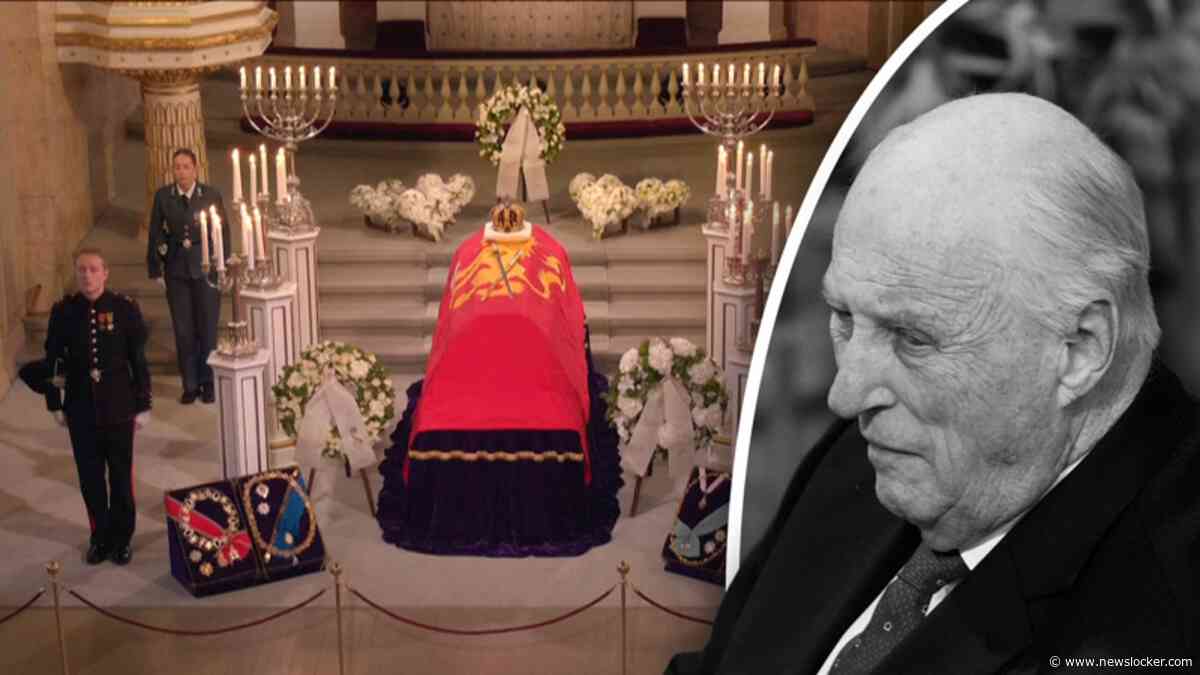 Parlementsleden en publiek brengen laatste eerbetoon bij kist koning Harald