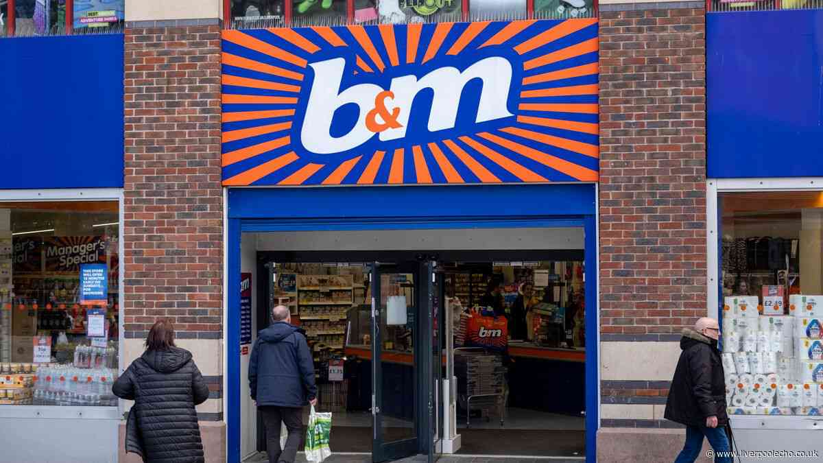 B&M's £10 'cube' centrepiece adds 'stylish' storage to living rooms