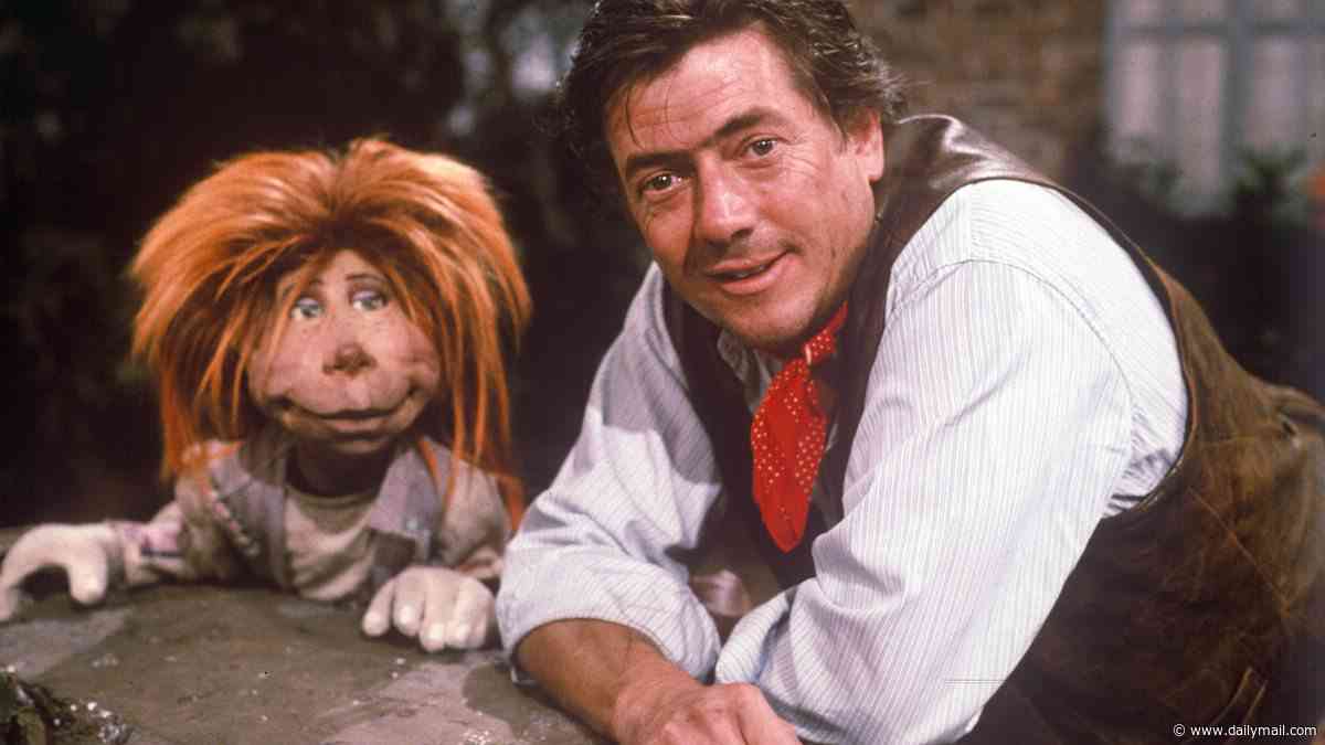 Peter Llewellyn-Jones dead aged 76: Star best known for playing Mr Grimley in 90s children's show and BSL advocate passes away