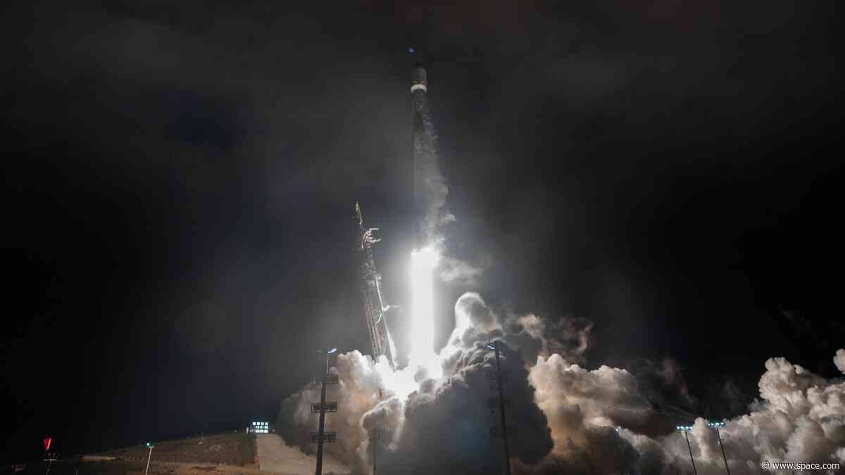 SpaceX Falcon 9 rocket launches Starlink satellites to orbit on its 35th flight