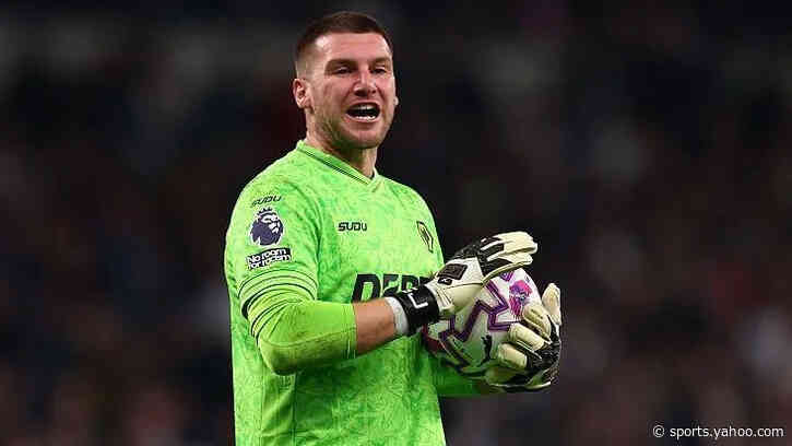 Celtic take goalkeeper Johnstone on loan from Wolves