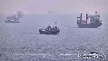 Iran: "Illegale Route" genutzt: Zwei Tanker laufen in Straße von Hormus auf Minen auf