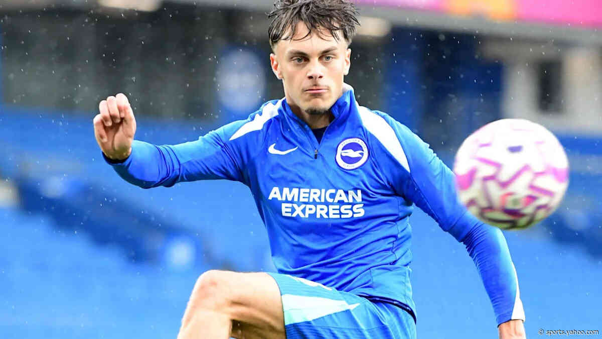 Fleetwood sign Brighton midfielder Robertson