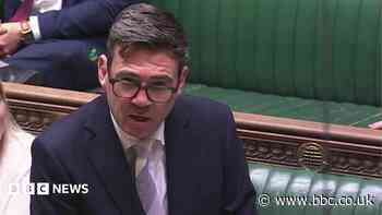 PM pledges 'serious look' at island ferry fares