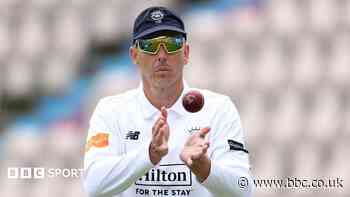 Hampshire extend Abbott deal and sign all-rounder Kuggeleijn