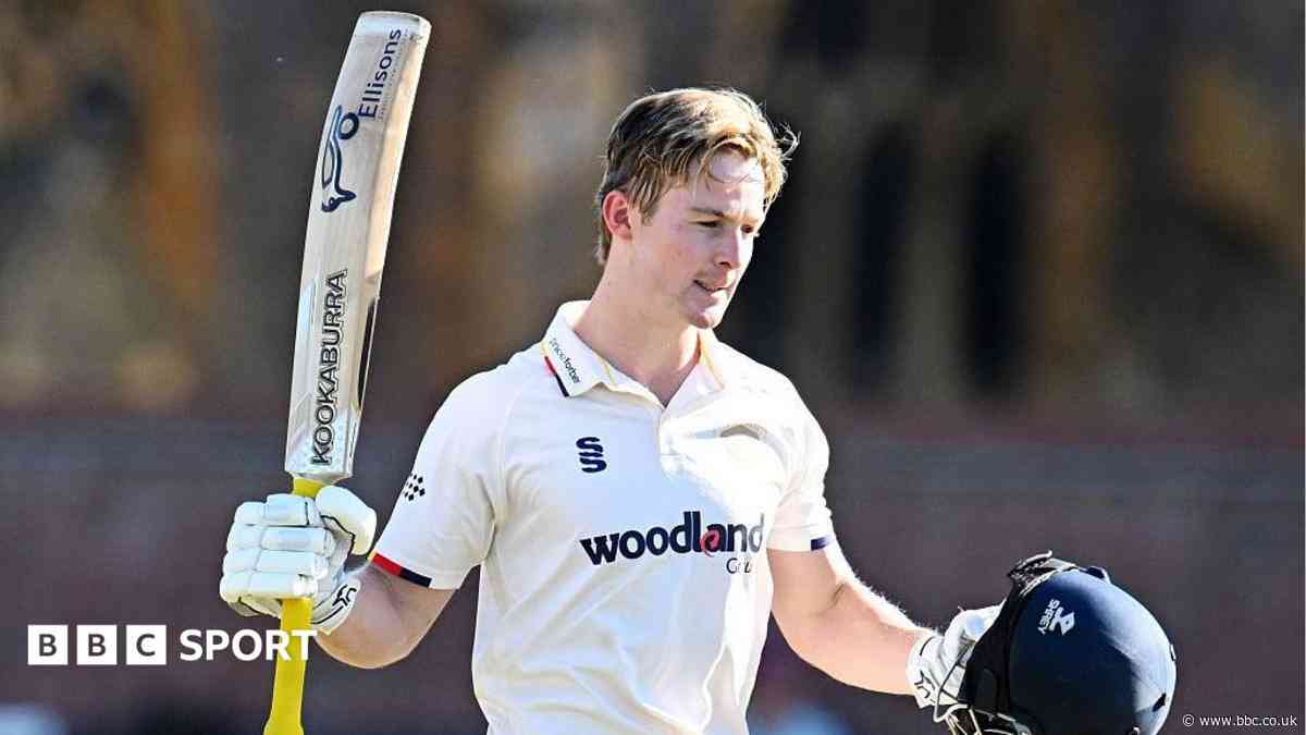 Essex batter Allison signs new two-year deal