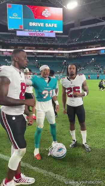 Florida boys linked up after the W in Miami FOX | NFL+ #football #flcc