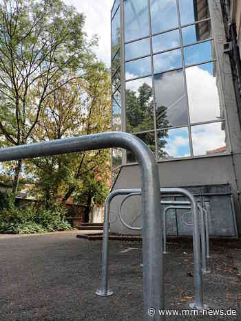 Schifferstadt – Neue Fahrradständer an der Stadtbücherei