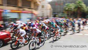 LIVE Vuelta | Vluchters gepakt, peloton in stukken door waaiers