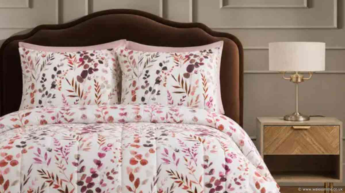 'No hassle' coverless duvet set that's 'warm' for autumn slashed from £57 to £29