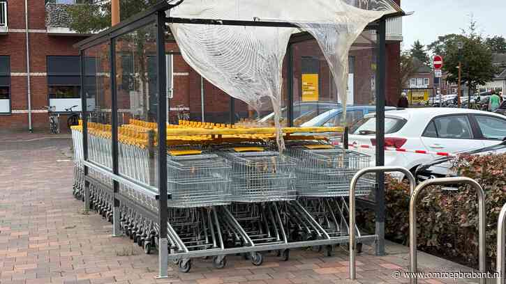 Overlast op plein bij Jumbo: 'Jongeren zijn hier de baas, niet de politie'