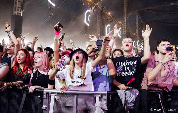 Couple at Leeds Festival get 80 mile Uber to Creamfields after “house music shut down” by Warehouse closures: “We just need some oonts oonts”
