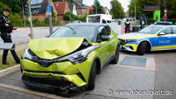 Unfall an Kreuzung B5 und Billwerder Straße: Zwei Fahrzeuge schwer beschädigt