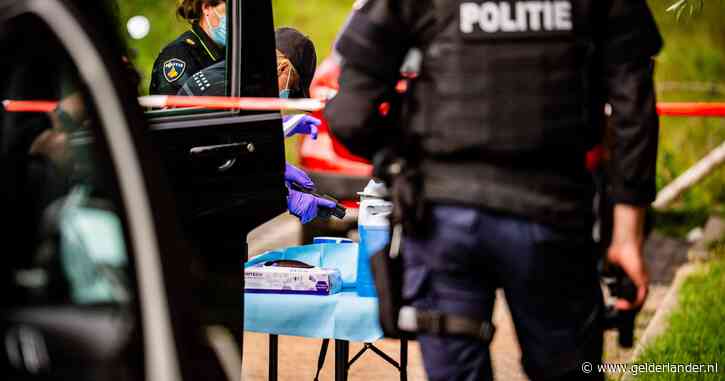 LIVE Overasselt | Meerdere pistolen gevonden op carpoolplaats • Woning van Jan G. wordt nog niet gesloten