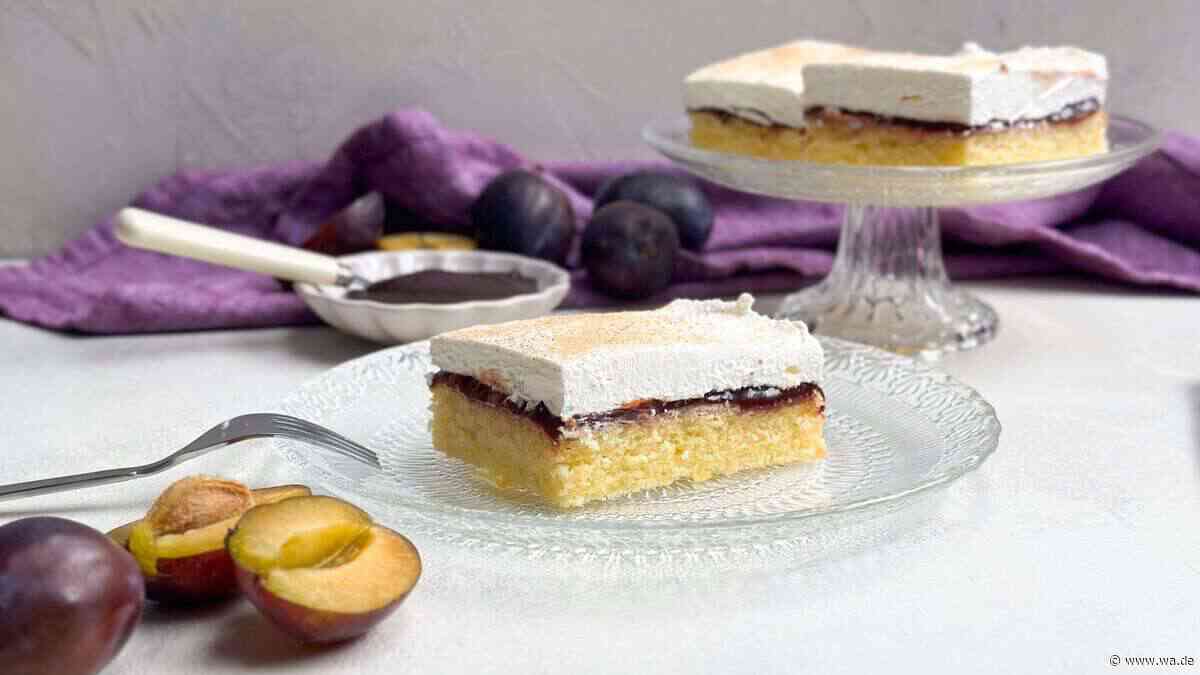 Omas Rezept für Pflaumenkuchen vom Blech: So wird der Klassiker wunderbar saftig und zimtig süß