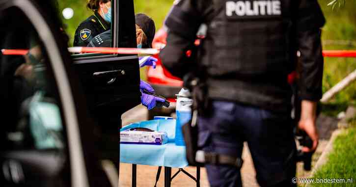 LIVE Overasselt | Meerdere pistolen gevonden op carpoolplaats • Woning van Jan G. wordt nog niet gesloten