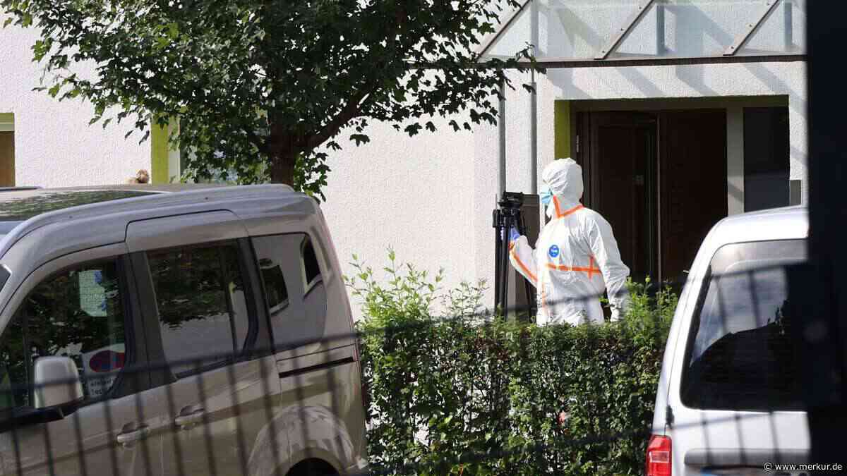 „Wir kennen uns doch alle“: Doppelmord hinterlässt Schrecken bei Nachbarn – Enkel (19) unter Verdacht