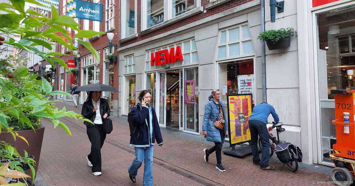 Als je een leuke vrouw ziet, zei hij, moet je er direct op afstappen