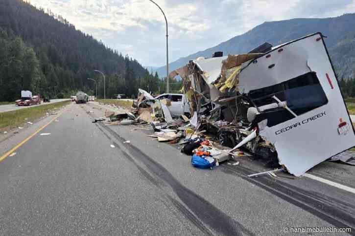 Shuswap RCMP respond to ‘chaotic scene’ on Highway 1 after semi hits truck and camper trailer
