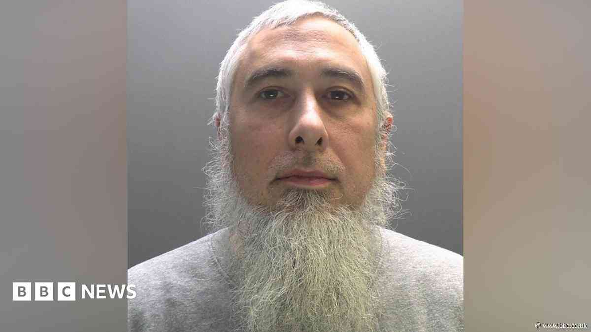 Released killer tells police 'it's happened again'