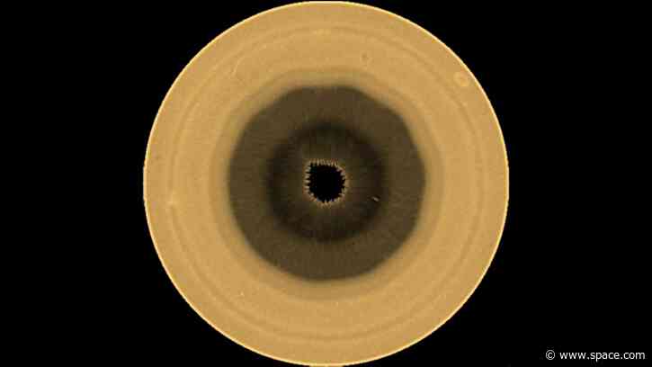Astronomers discover mysterious 10-sided cloud structure at Saturn's south pole