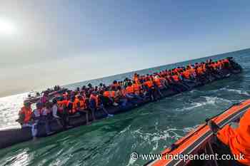 UK and France deploy new team to stop ‘mega dinghies’ crossing Channel