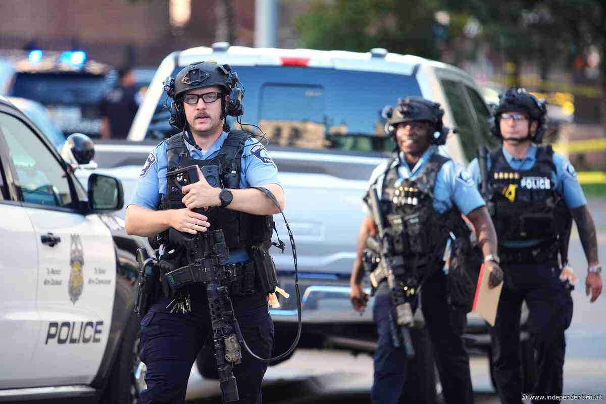 1 killed and 6 injured in apartment block shooting in downtown Minneapolis
