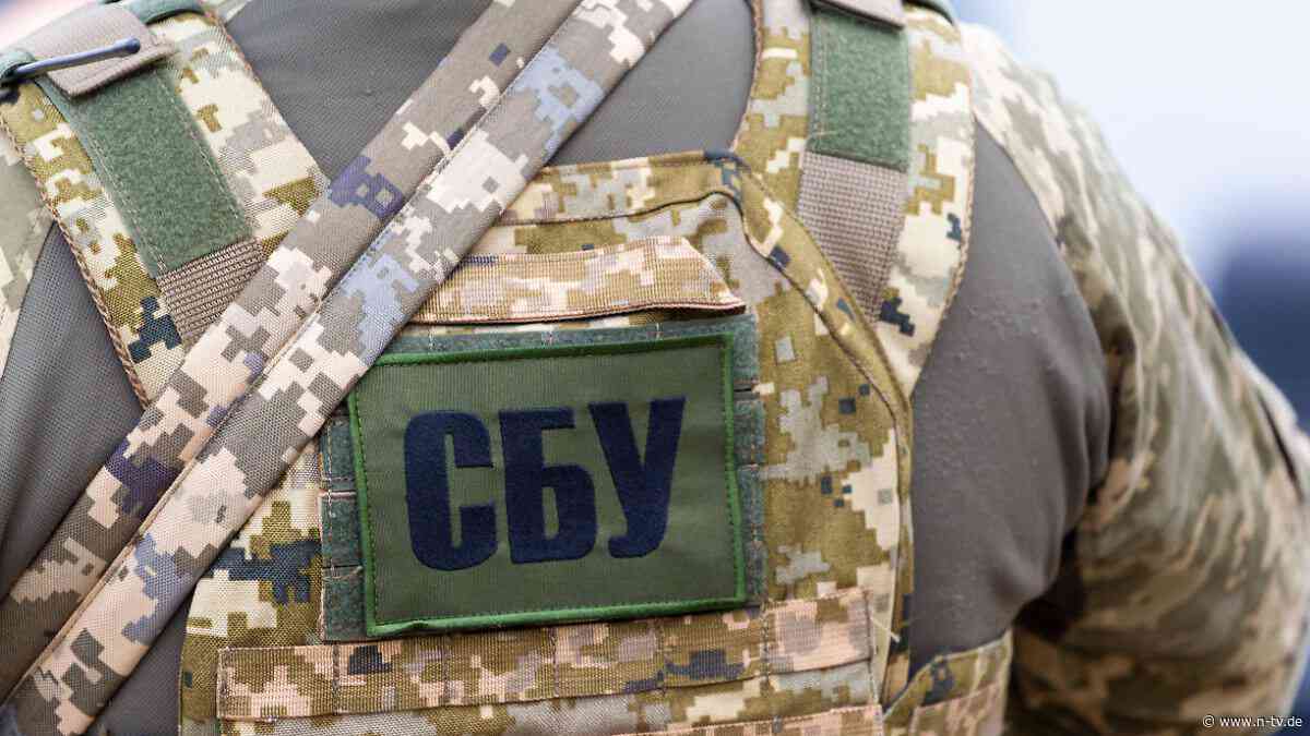 Selenskyj wütend : Ukrainische Geheimdienste beschießen einander
