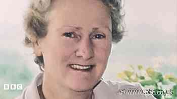 Arestio pedwar mewn cysylltiad â llofruddiaeth dynes ym Môn yn 1994