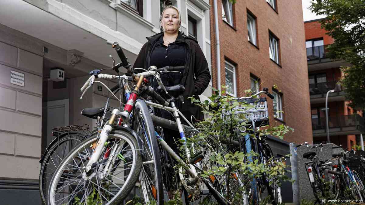 Parkplatz-Ärger in Barmbek – Dutzende Fahrräder „verrostet oder eingewachsen“