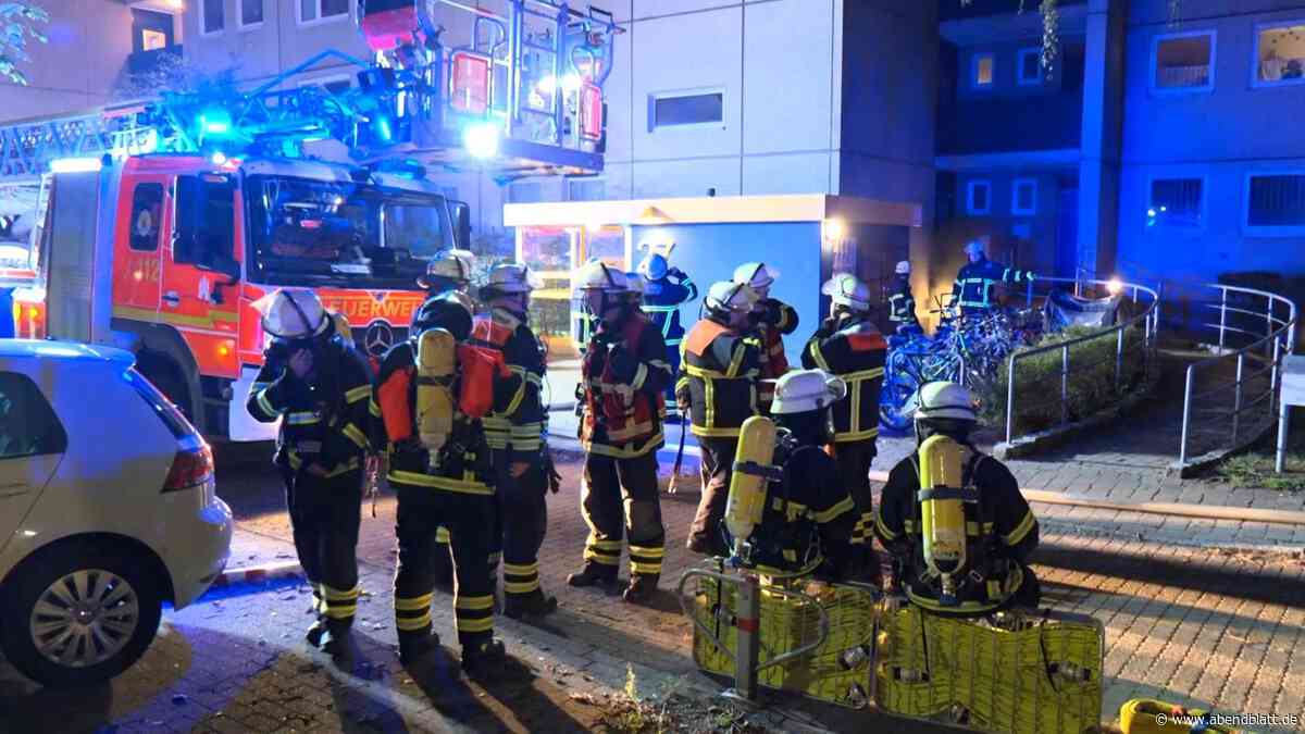Brandstiftung? Bewohner von Hochhaus in Niendorf flüchten vor Rauch